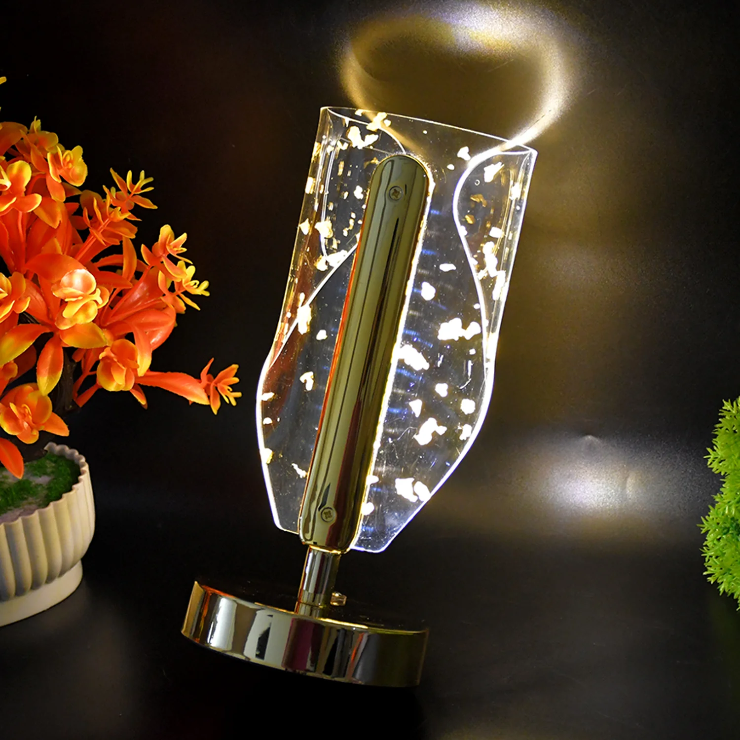 Luxury Golden Leaf Design Crystal Table Lamp (1 Pc) - Image 3