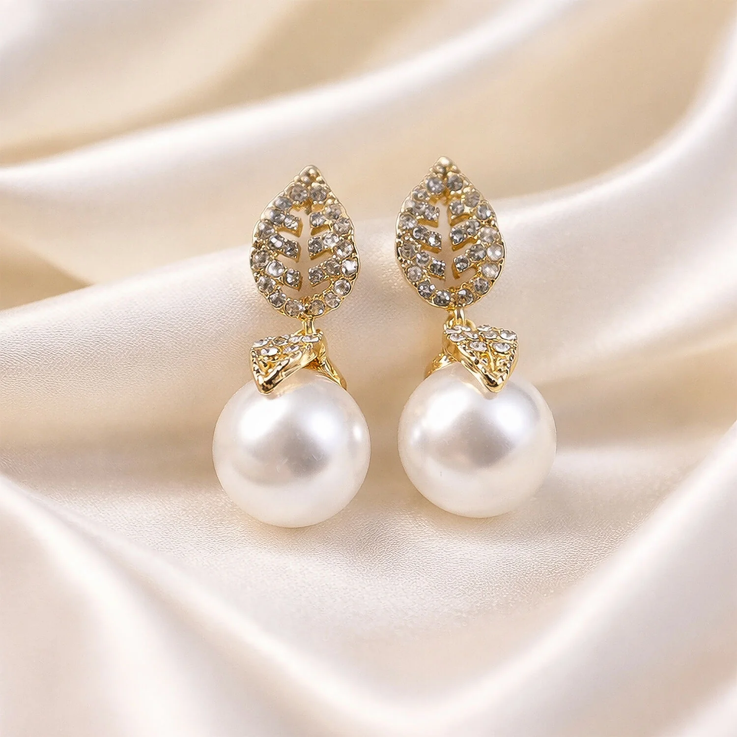 Luxury Korean Style Gold Leaf Pearl Drop Earrings for Women - Image 2