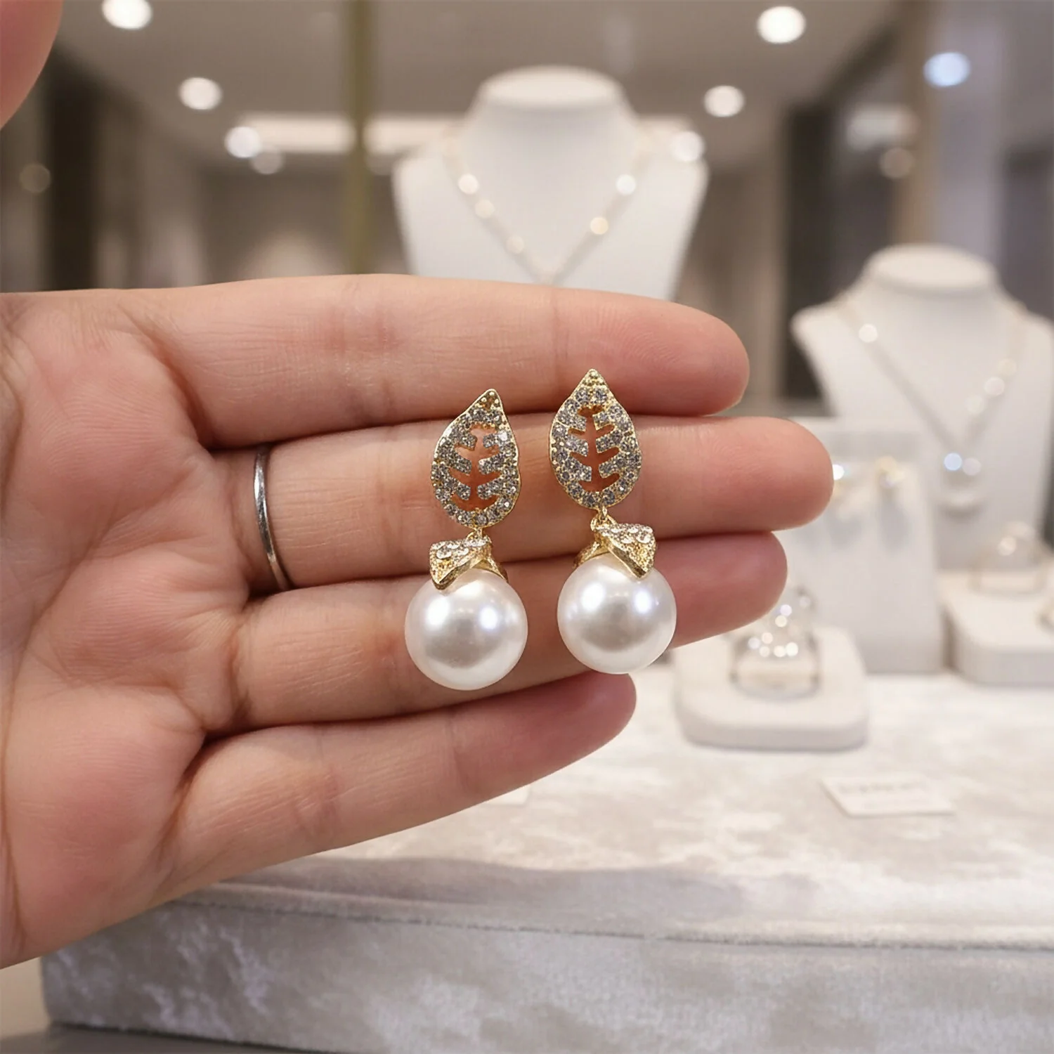 Luxury Korean Style Gold Leaf Pearl Drop Earrings for Women - Image 3