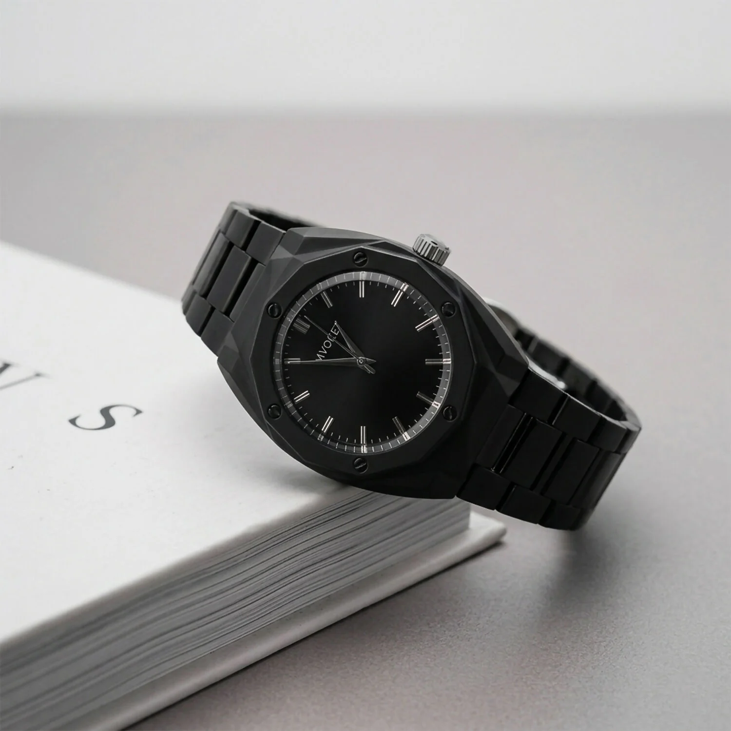Luxury Matte Black Analog Watch with Geometric Dial Design & Metal Strap - Image 4