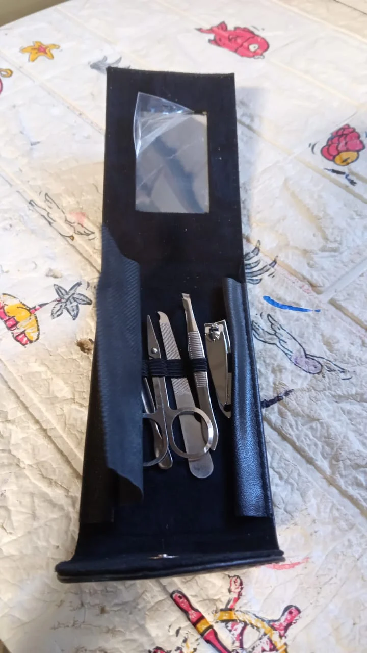 6-in-1 Nail Care Kit: Clippers, Trimmers, Mirror & Travel Case - Image 6