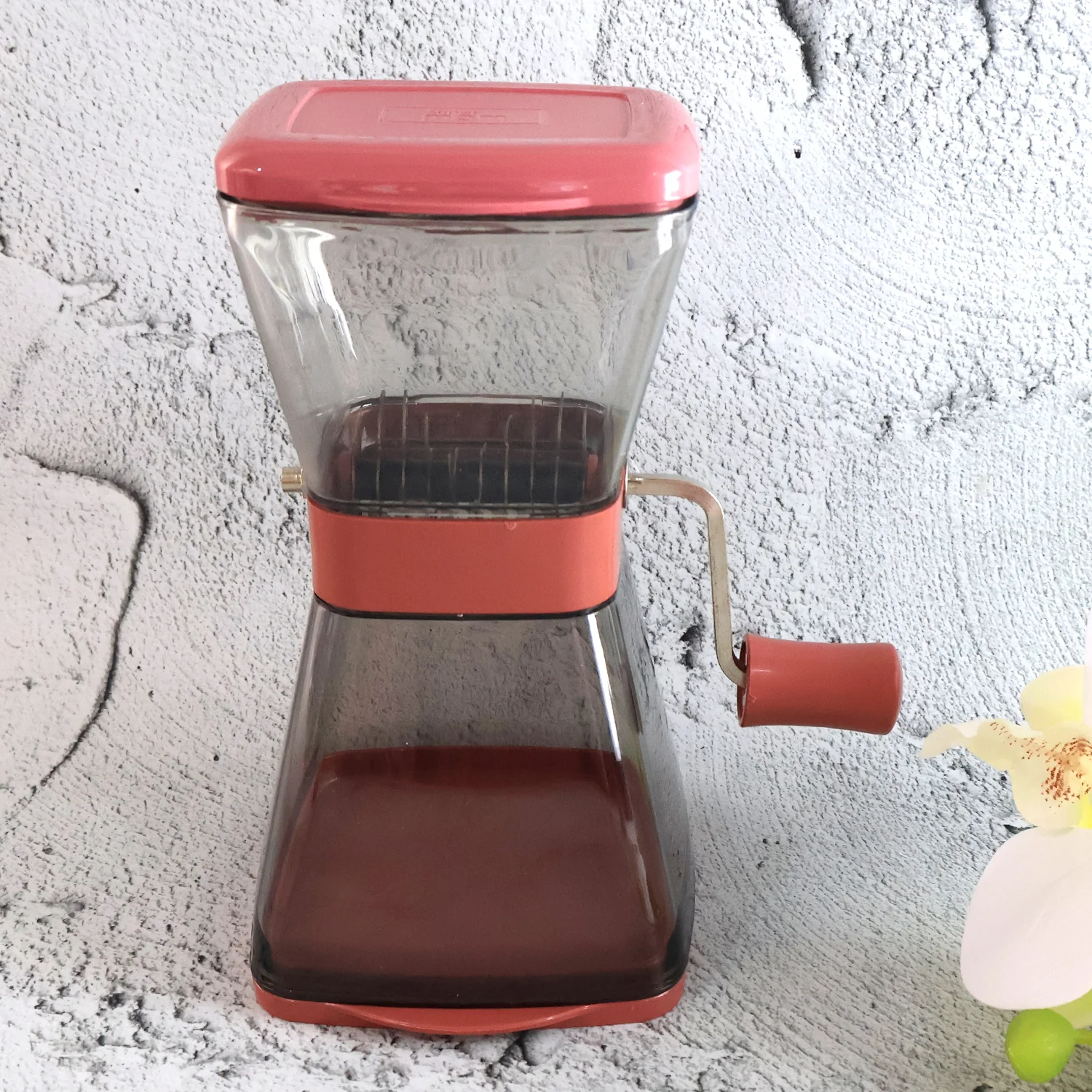 Supermom Manual Cutter with Blades and Locking Lid (1 Pc) - Image 8