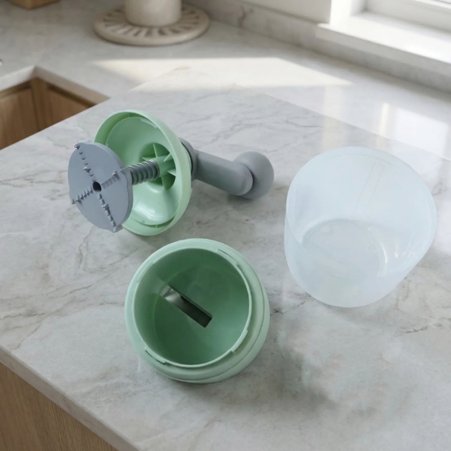 Manual Ice Crusher Shaved Ice Machine with Hand Crank (1 Set) - Image 7
