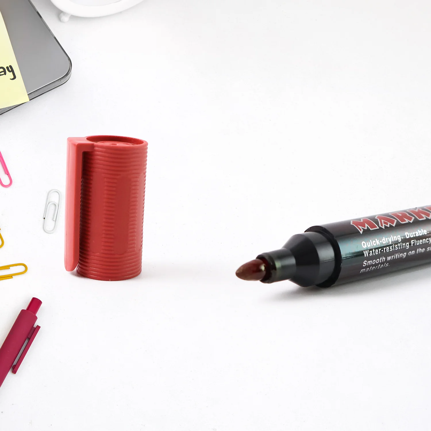 Marker Red Ink, Bold Tip, Quick-Dry Alcohol-BQased Marker (1 Pc) - Image 4