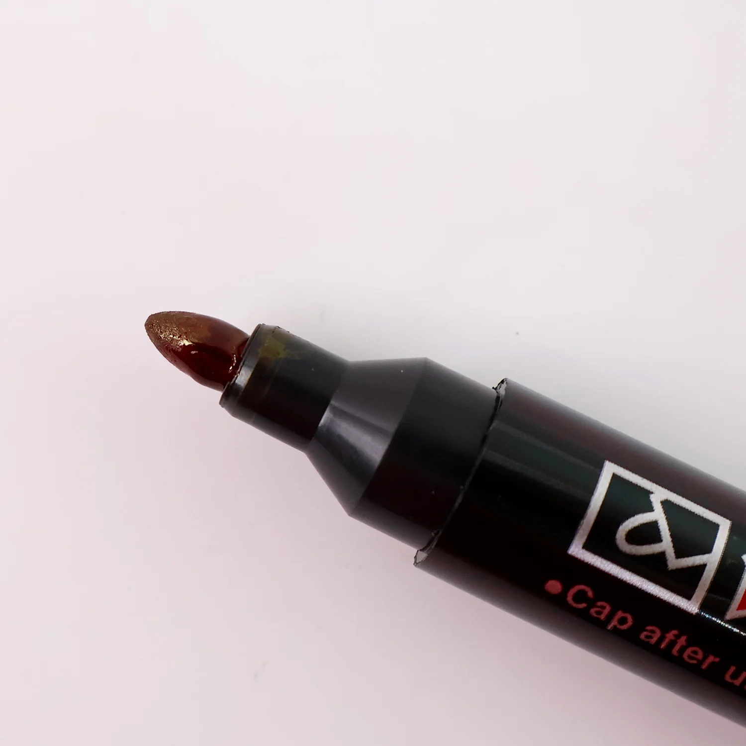 Marker Red Ink, Bold Tip, Quick-Dry Alcohol-BQased Marker (1 Pc) - Image 6