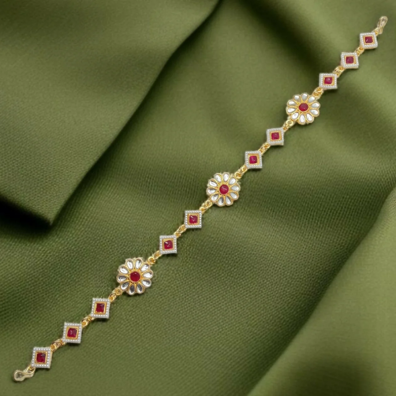 Traditional Gold-Plated Mathapatti with Kundan - Image 3