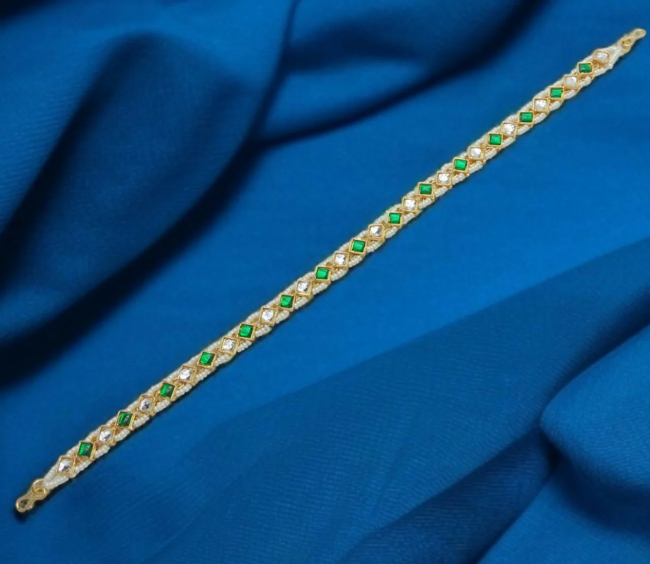 Gold-Finish Mathapatti with Alternating Green and Clear Kundan - Image 4