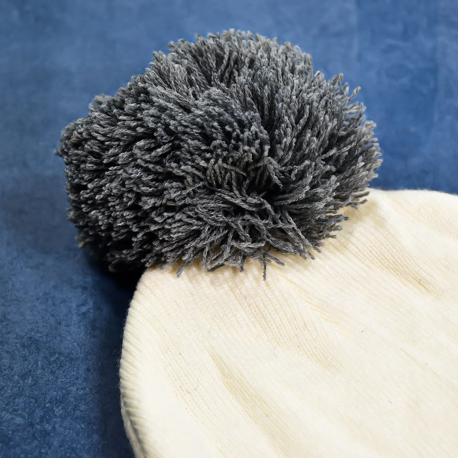 Men's and Women's Skull Slouchy Winter Woolen Knitted Black Inside Fur Beanie Cap. FB - Image 5