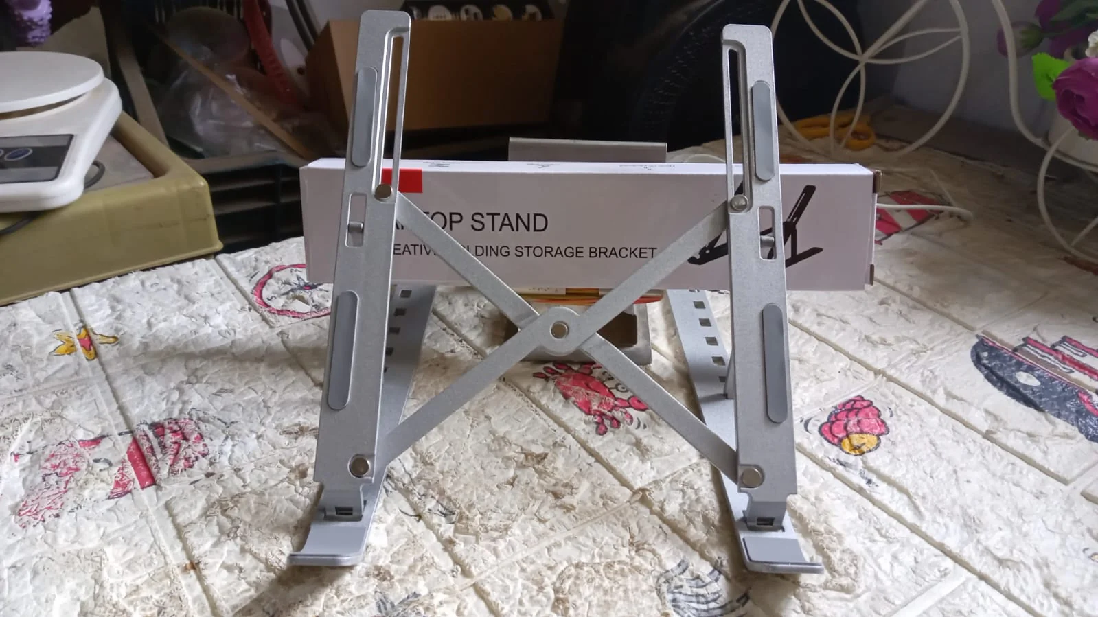 Metal Portable Laptop Stand – 6-Angle Adjustable Riser for Laptops, Phones & Tablets - Image 10