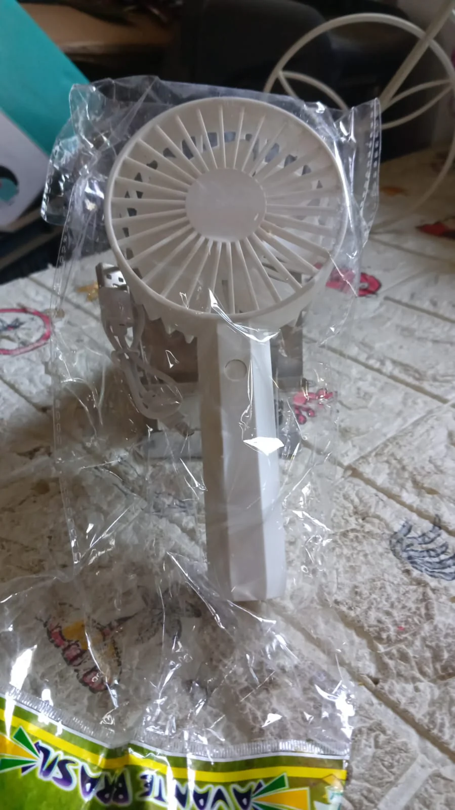 Mini Rechargeable Fan – Lightweight & Easy Carry (1 Pc | Battery Not Included) - Image 6