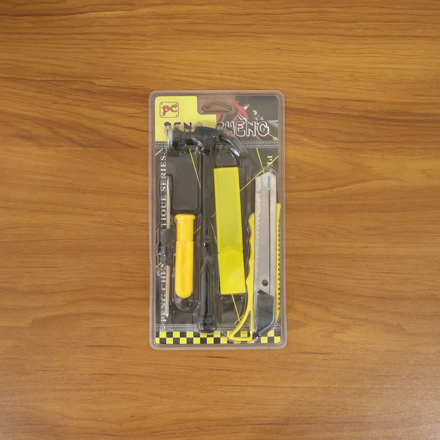 Mini Hardware Tool Kit with Hammer, Screwdriver & Cutter Set - Image 9
