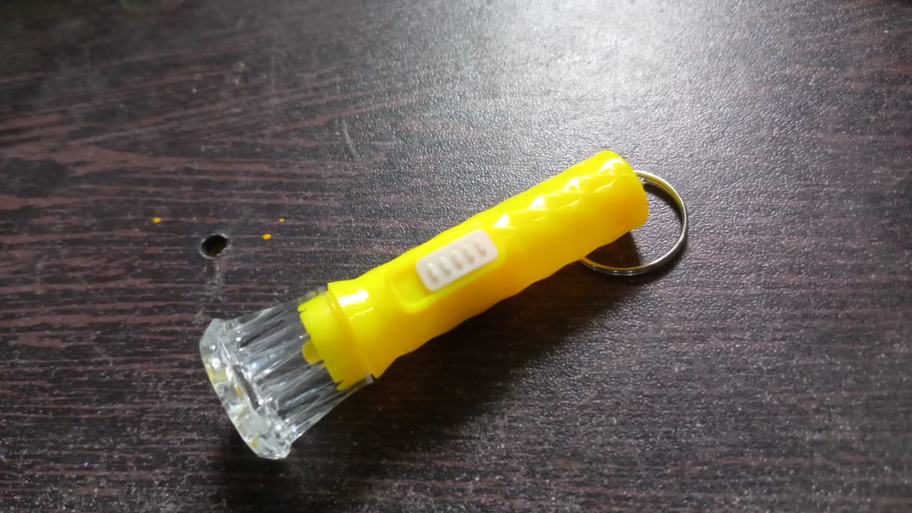 Small Plastic LED Torch – Cute & Handy Pocket Flashlight for Kids (1 Pc) - Image 7