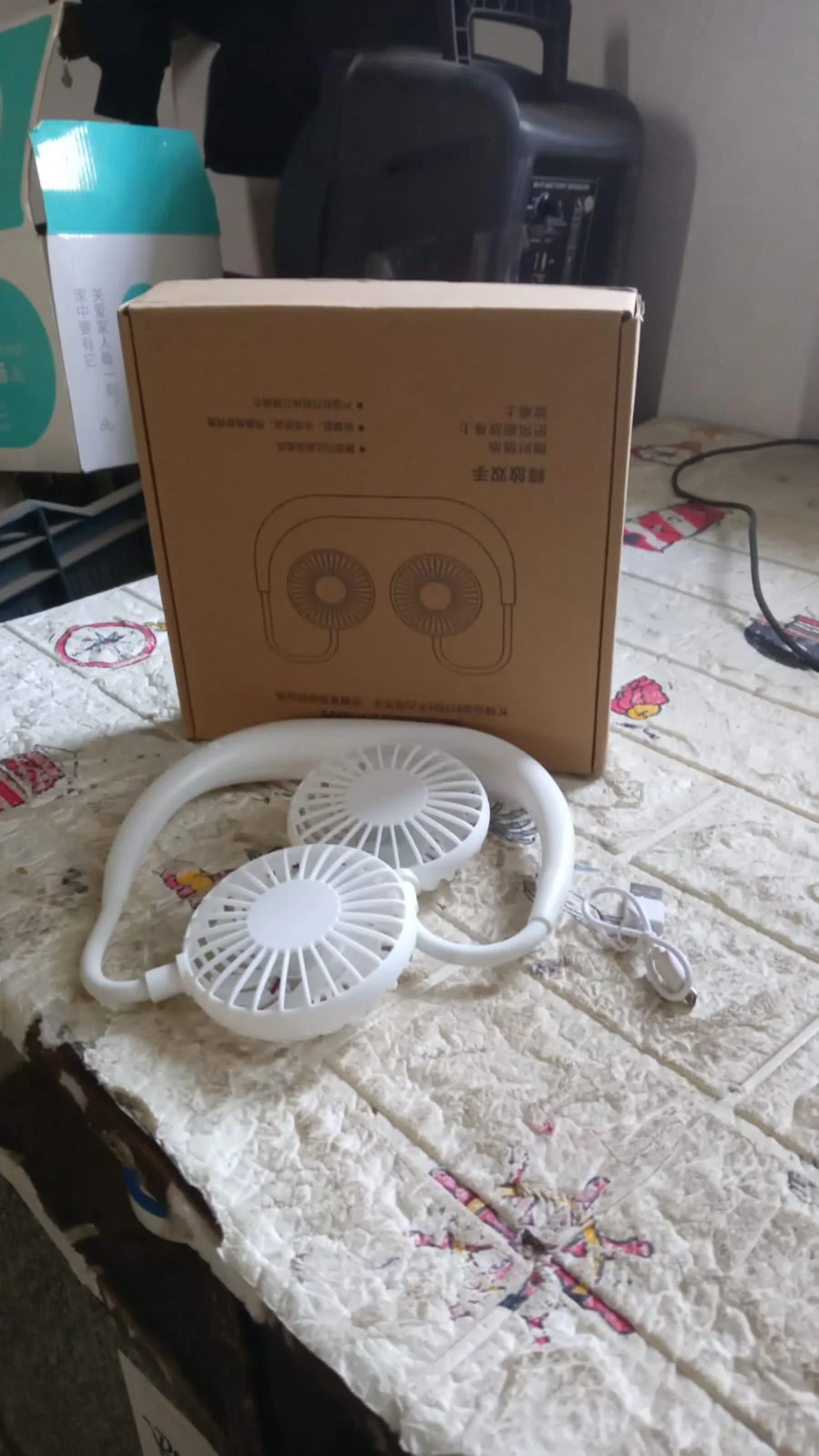 USB Rechargeable Wearable Neckband Fan - Image 8