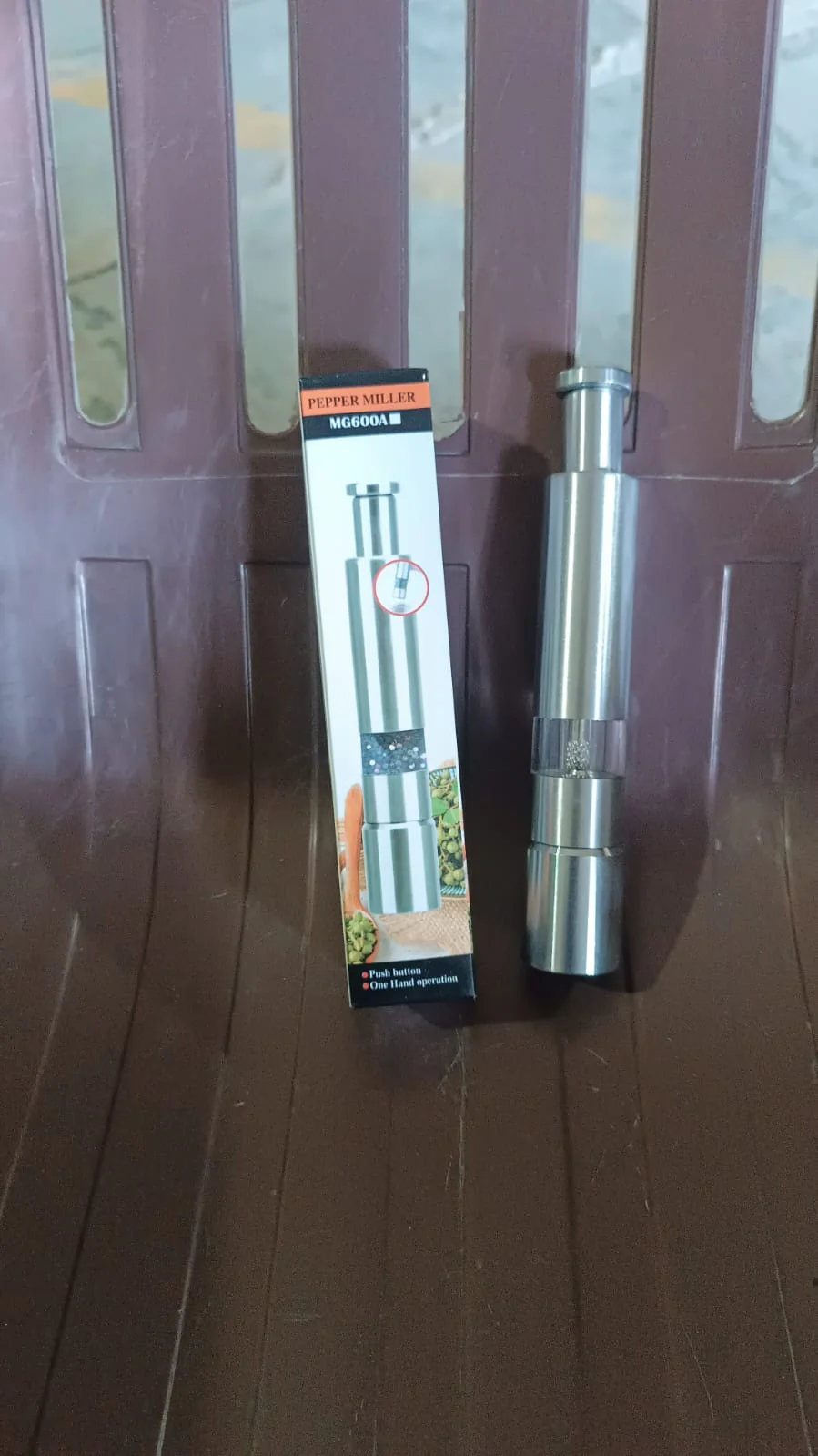 Stainless Steel Thumb Presser Salt and Pepper Grinder (1 Pc) - Image 9