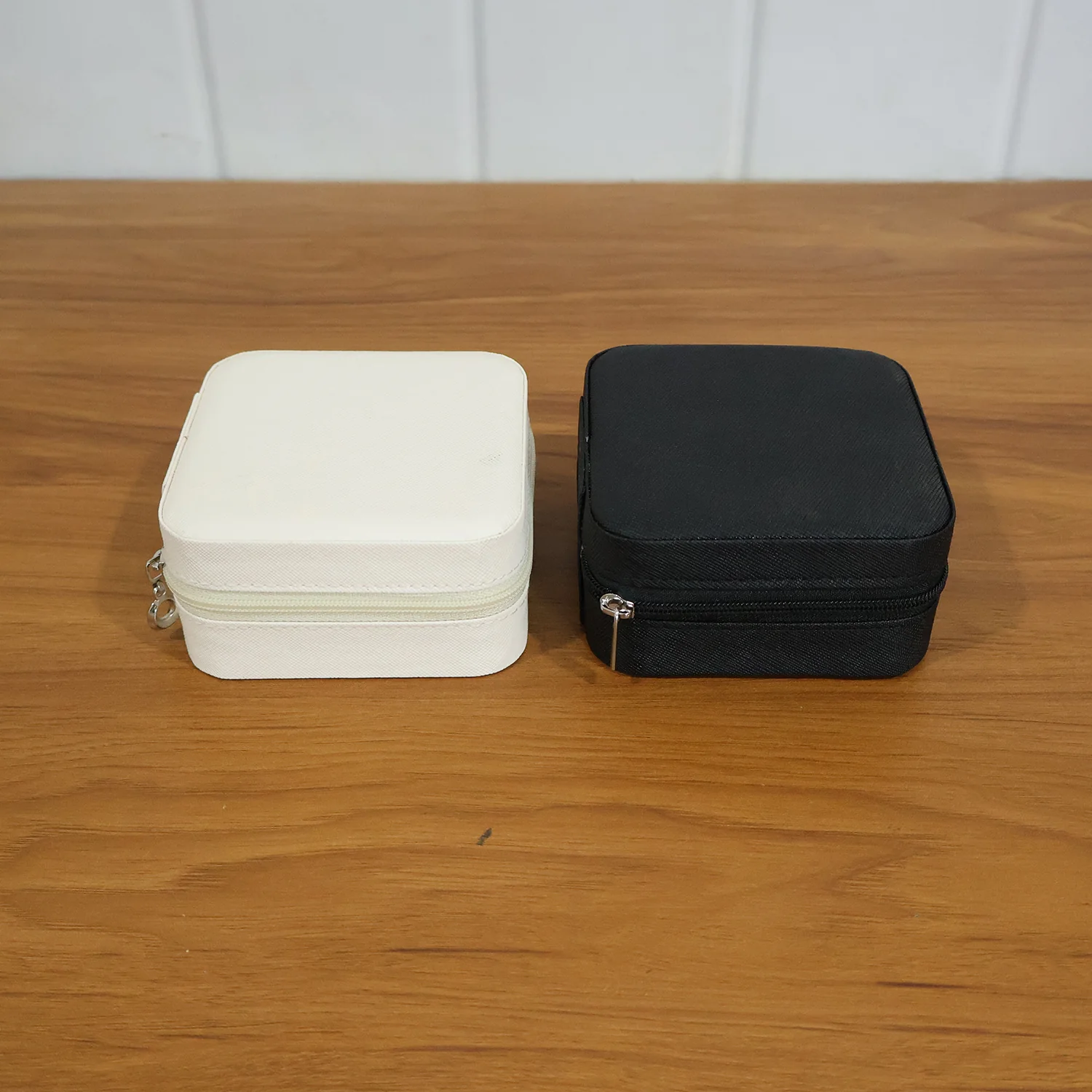 Mini PU Leather jewellery Box for Travel & Storage (1 Pc) - Image 9