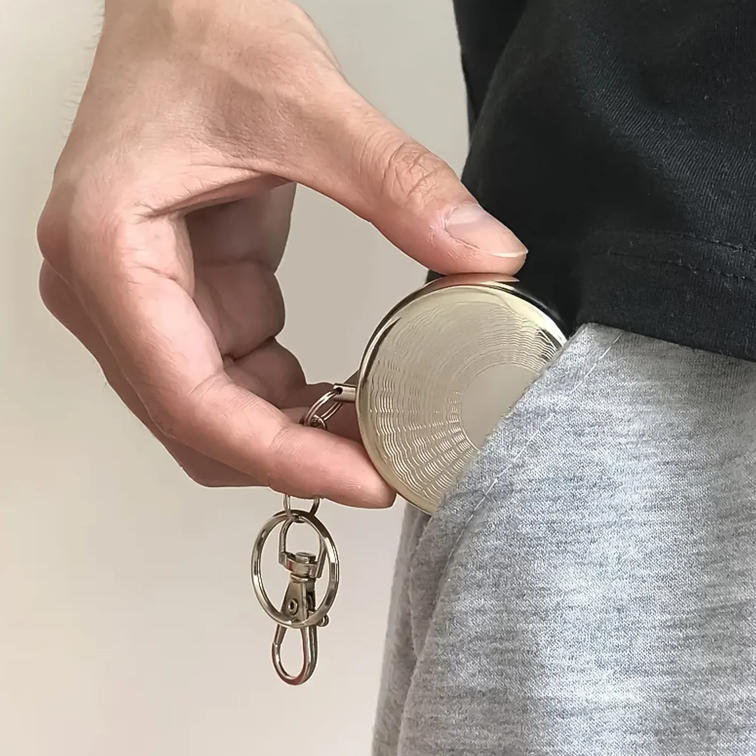 Mini Stainless Steel Ashtray with Keychain (1 pc) - Image 3