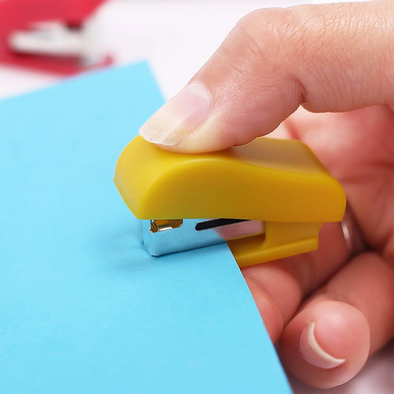 Mini Stapler Set Staples – Assorted Colors | No.10 Staplers with Pins (20 pcs Set) - Image 8