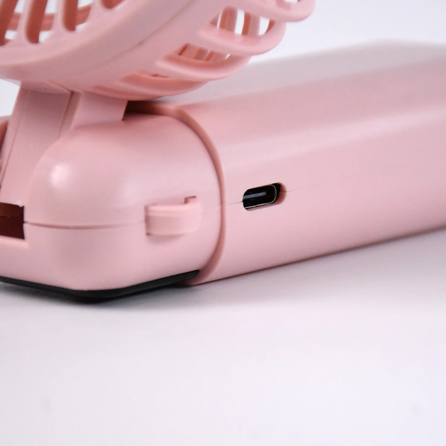 Mini USB Charging Fan with Percentage Display, 5 Speed Modes, and Mobile Stand - Image 6