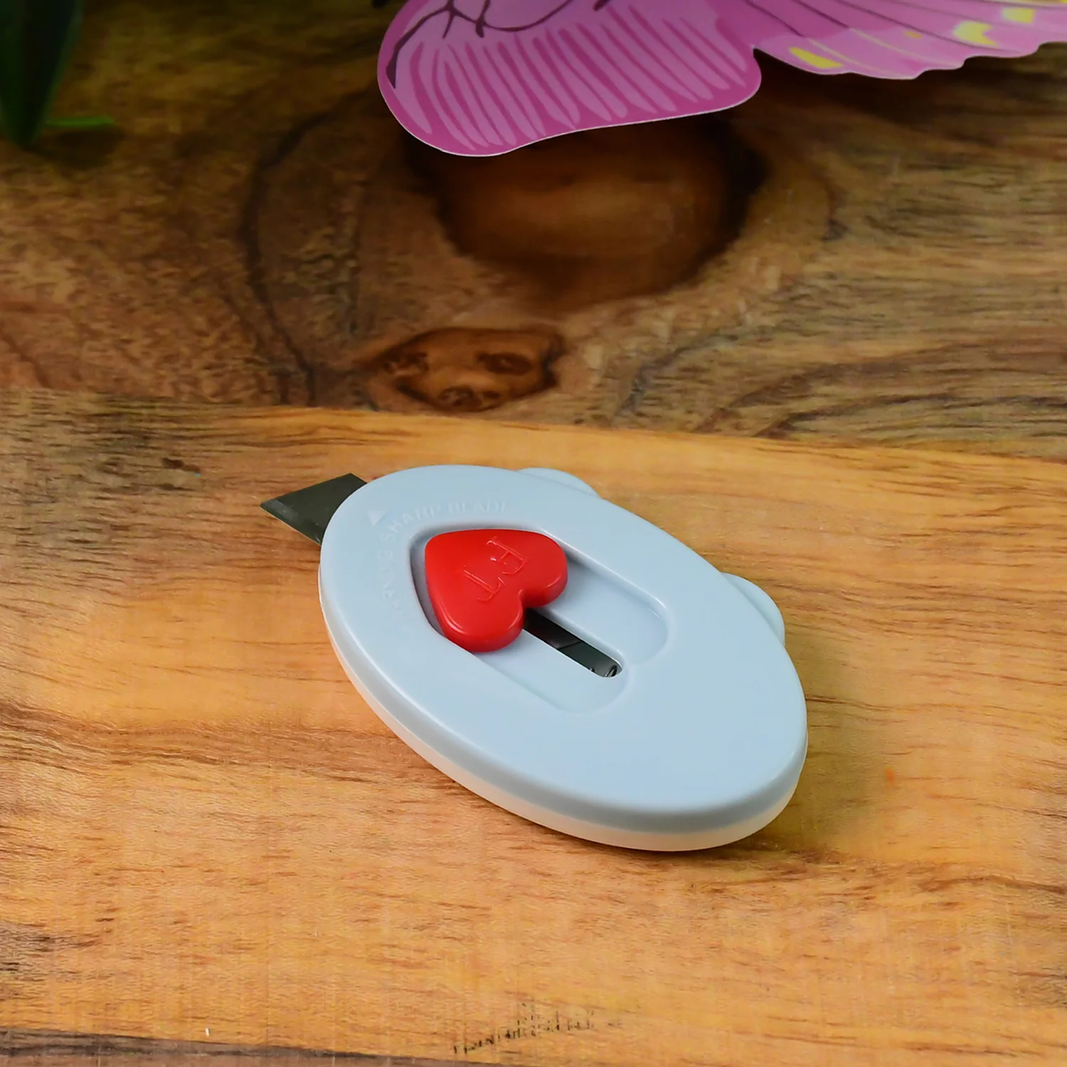 Mini Utility Cutter / Knife with Heart-Shaped Safety Lock (1 Pc) - Image 4