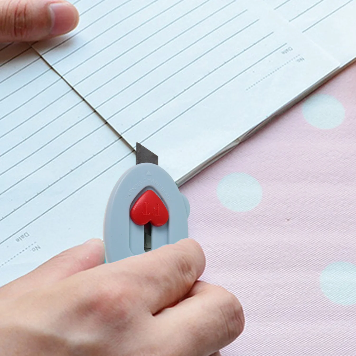 Mini Utility Cutter / Knife with Heart-Shaped Safety Lock (1 Pc) - Image 6