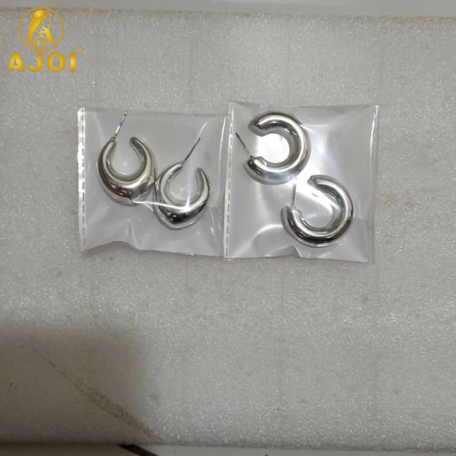 Minimal Silver Crescent Hoop Earrings Set of 2 - Image 5
