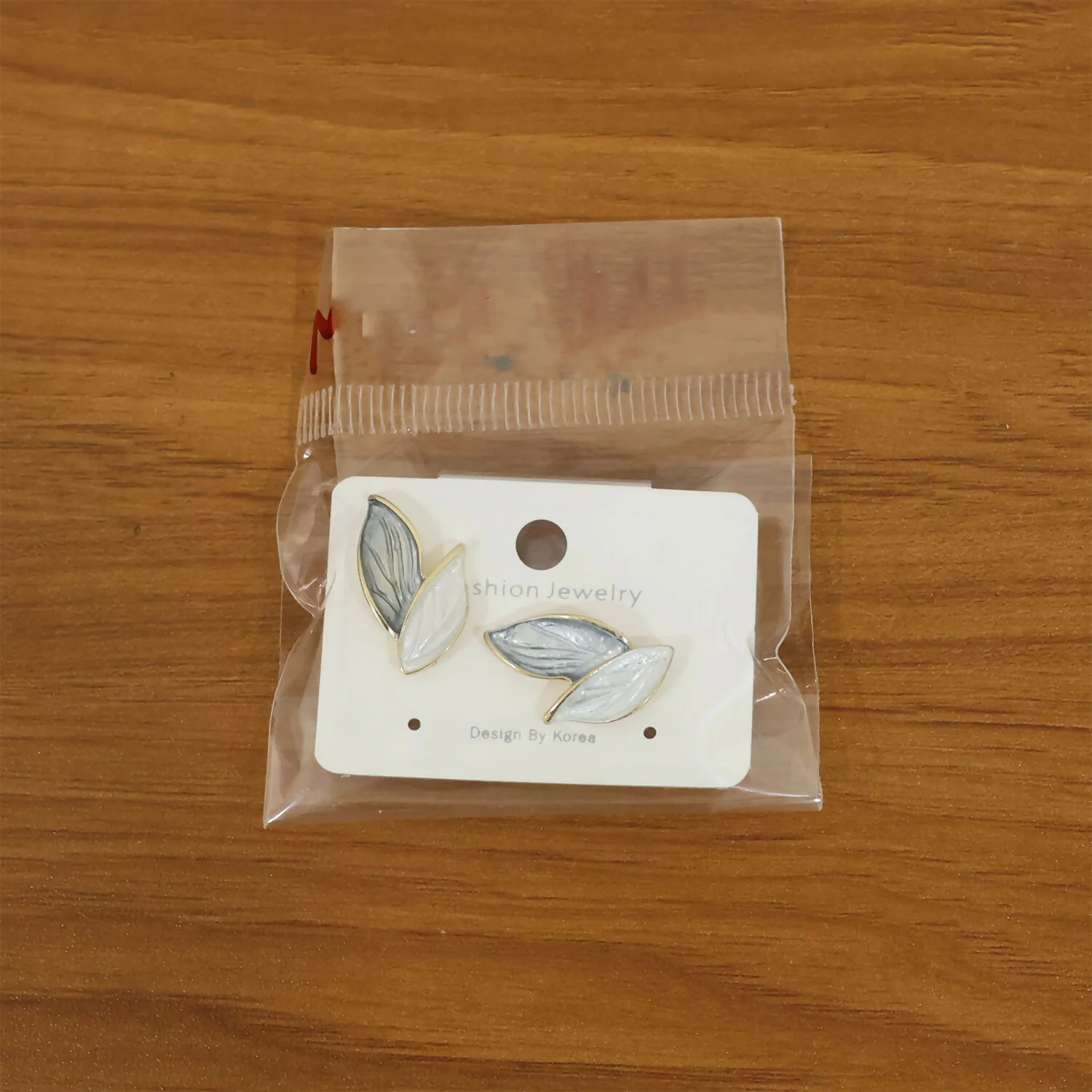 Minimalist Nature-Inspired Leaf Studs Korean Style – Premium Pearlescent Enamel Earrings - Image 6
