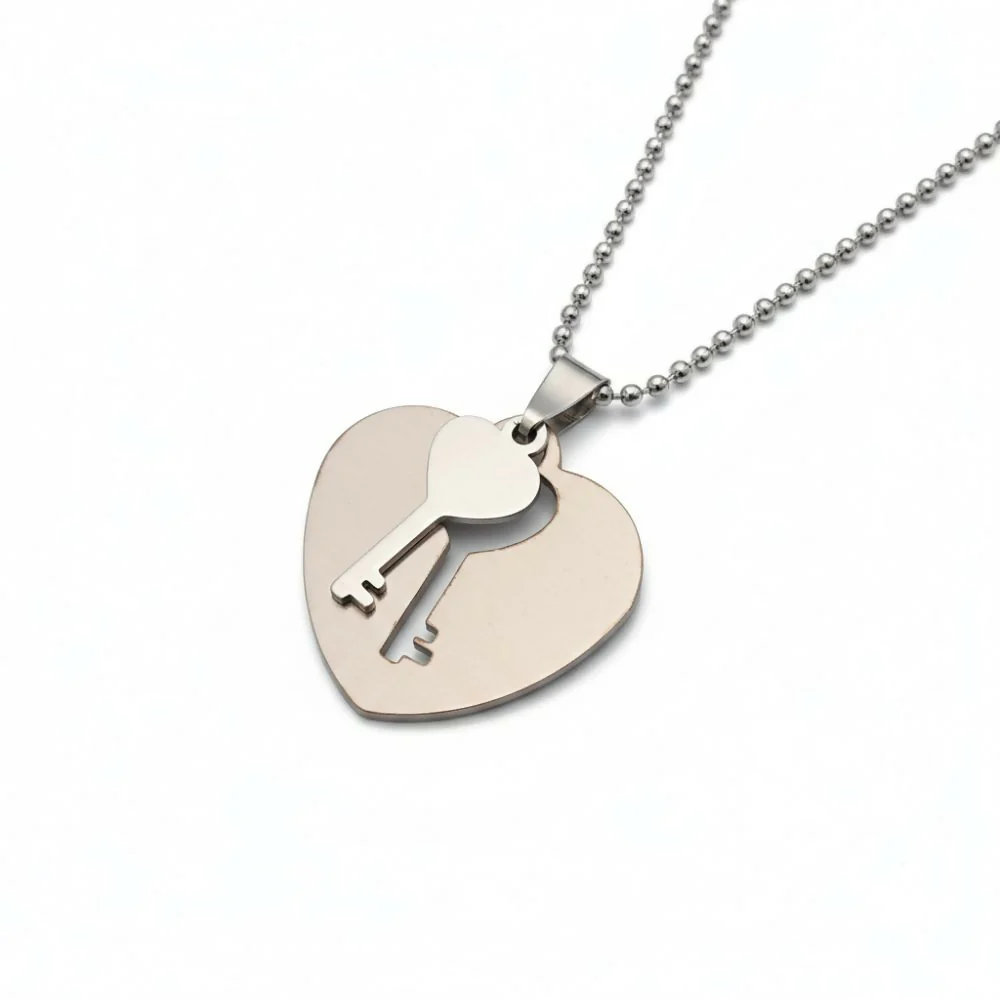 Modern Heart and Key Pendent Necklace - Image 4