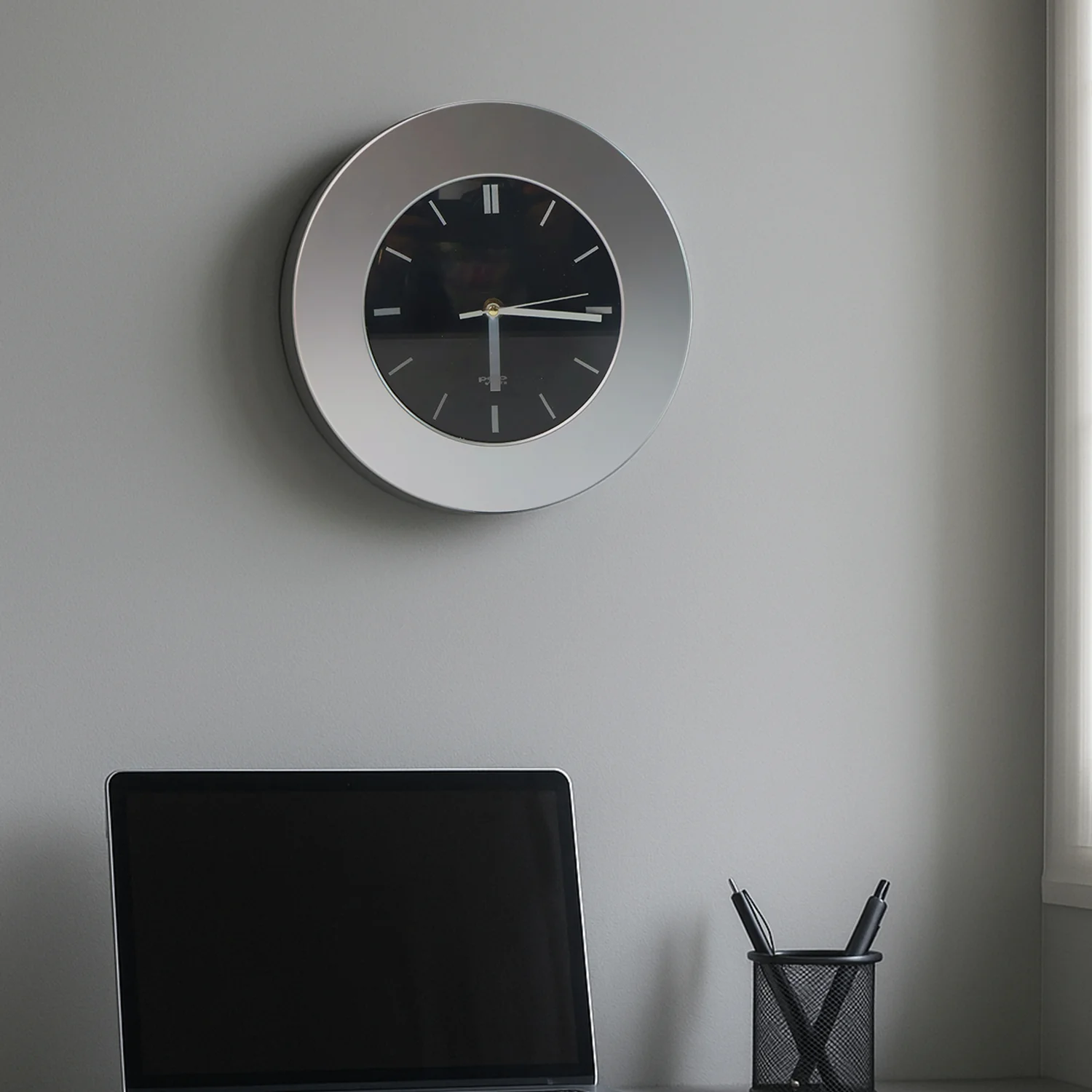 Modern Round Wall Clock - (1 Pc) - Image 3