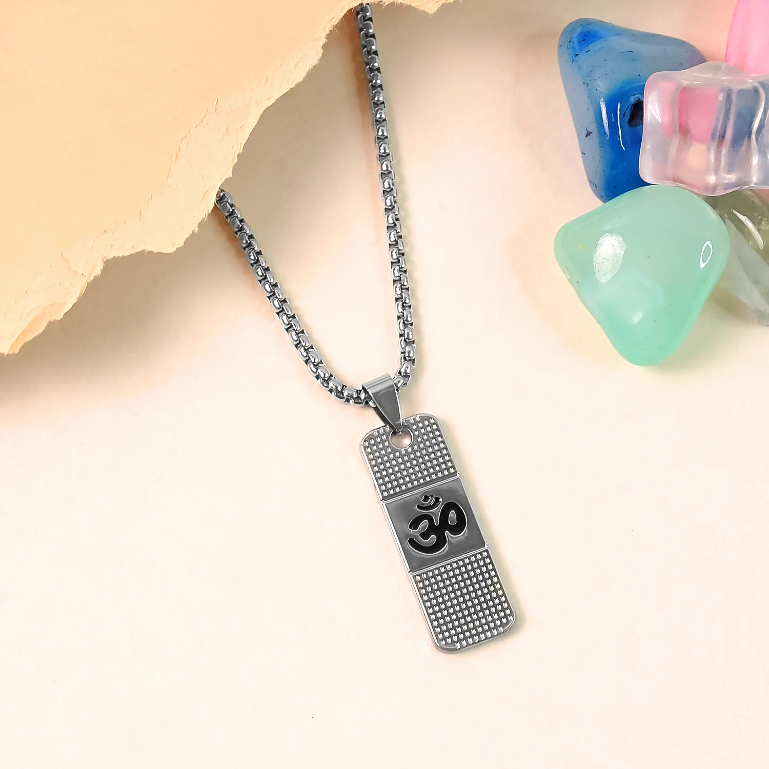 Silver Plated OM Symbol Dotted Locket Pendant With Chain - Image 3