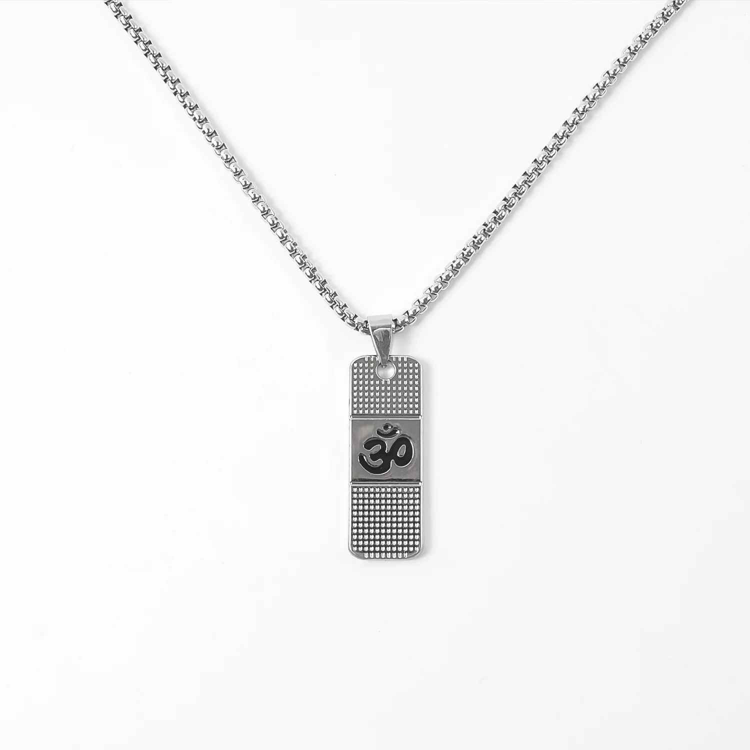 Silver Plated OM Symbol Dotted Locket Pendant With Chain - Image 5