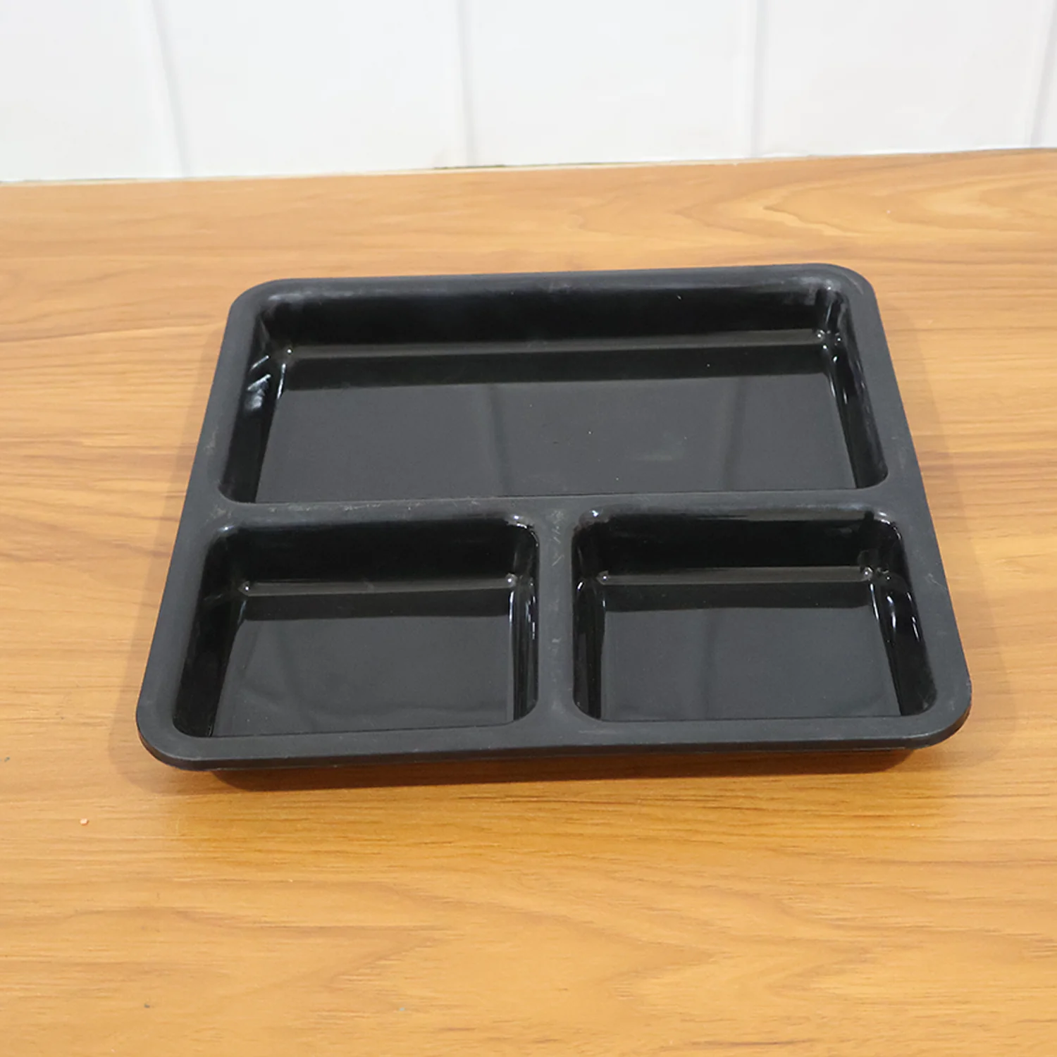 Plastic 3-Compartment Meal Serving Tray – Rectangular Dining Plate (1 Pc / Black) - Image 9