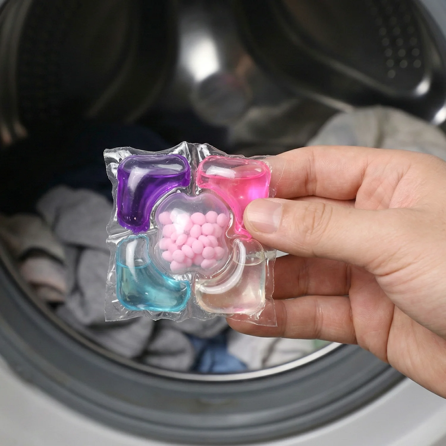 Multicolour Laundry Detergent Pods (10 Piece Pack) - Image 3