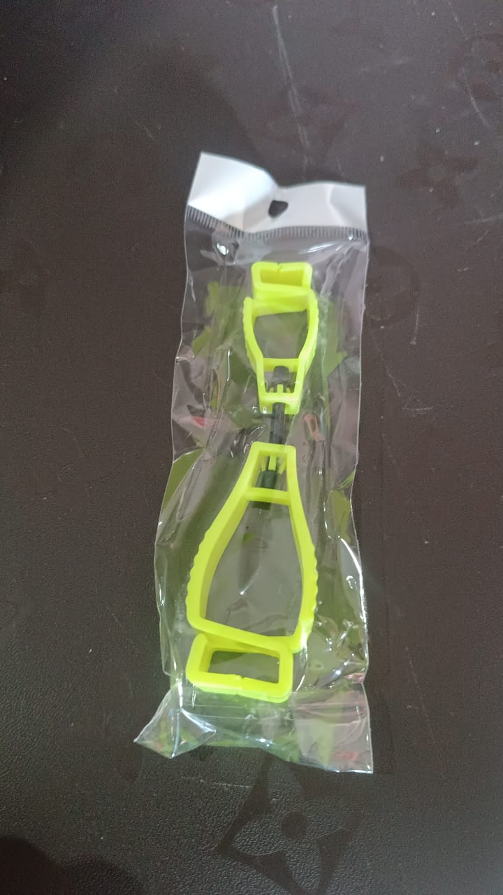 Multifunctional Glove Clip Holder (1 Pc) - Image 9