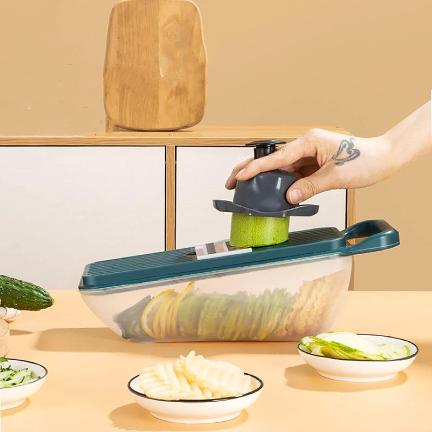 Multifunctional Vegetable Slicer Cutter – Onion & Potato Slicer with 6 Blades & Peeler - Image 6
