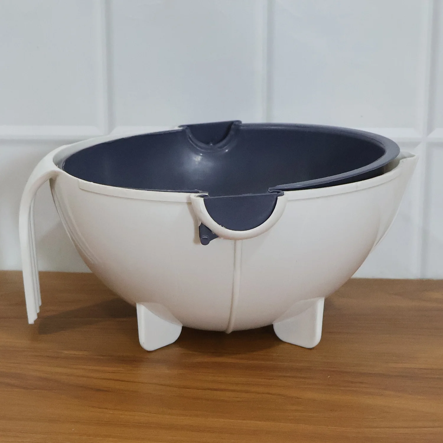 Multipurpose 2 In 1 Vegetable Washing Bowl with Strainer (1 Pc) - Image 8