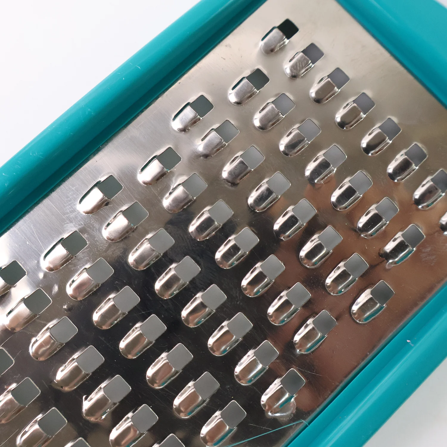 Supermom Multipurpose Cheese & Vegetable Grater (1 Pc) - Image 4