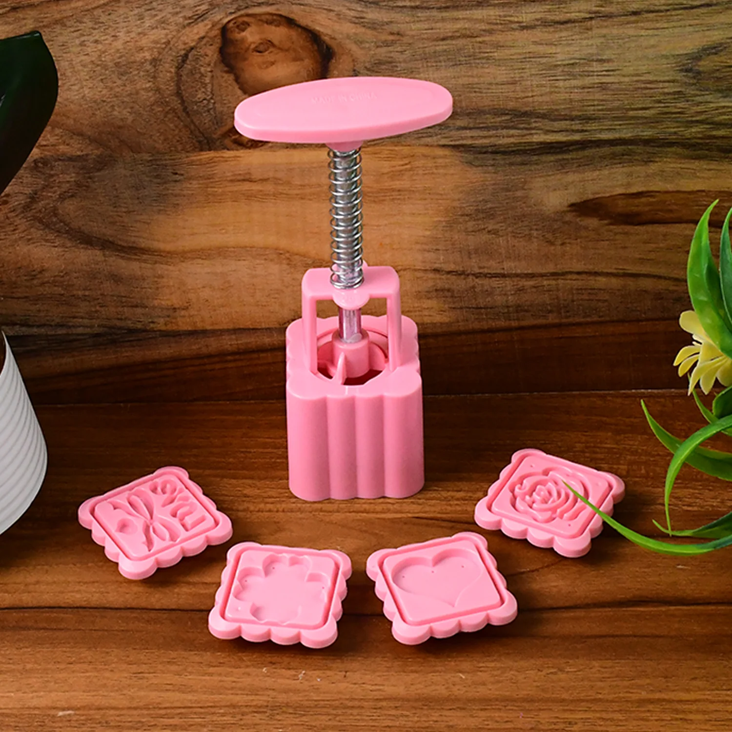 Multipurpose Cookie Biscuit Stamp Mold Set with Press Handle - Image 7