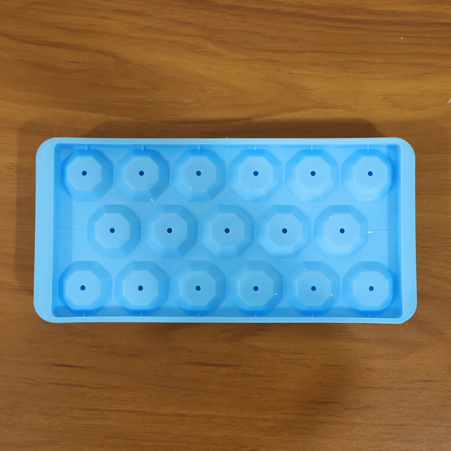 Multipurpose Ice Cube Tray with Lid 17 Grid Mold (1 Pc) - Image 8