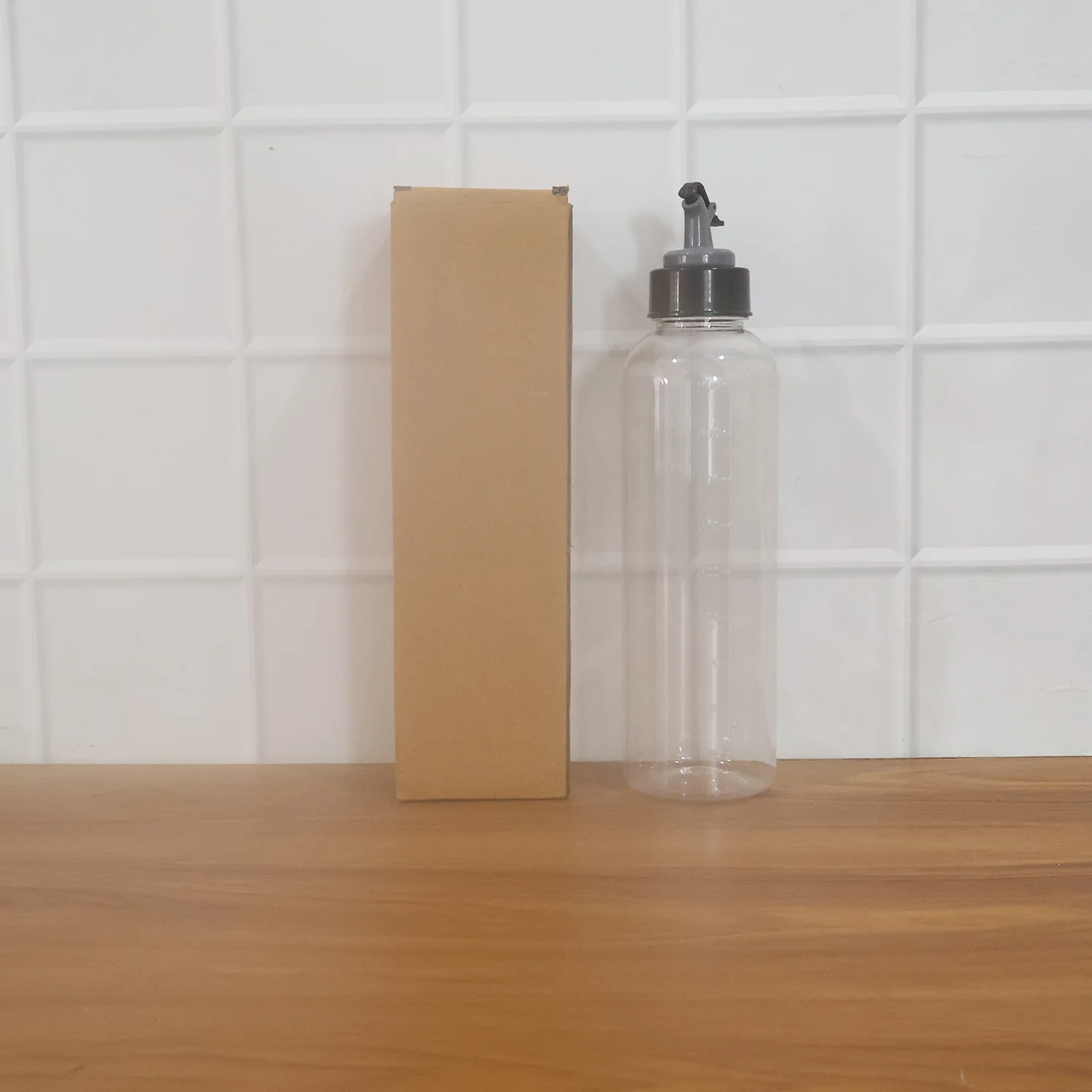 Multipurpose Oil Dispenser Bottle with Flip Top Pour Spout 900 ML - Image 8