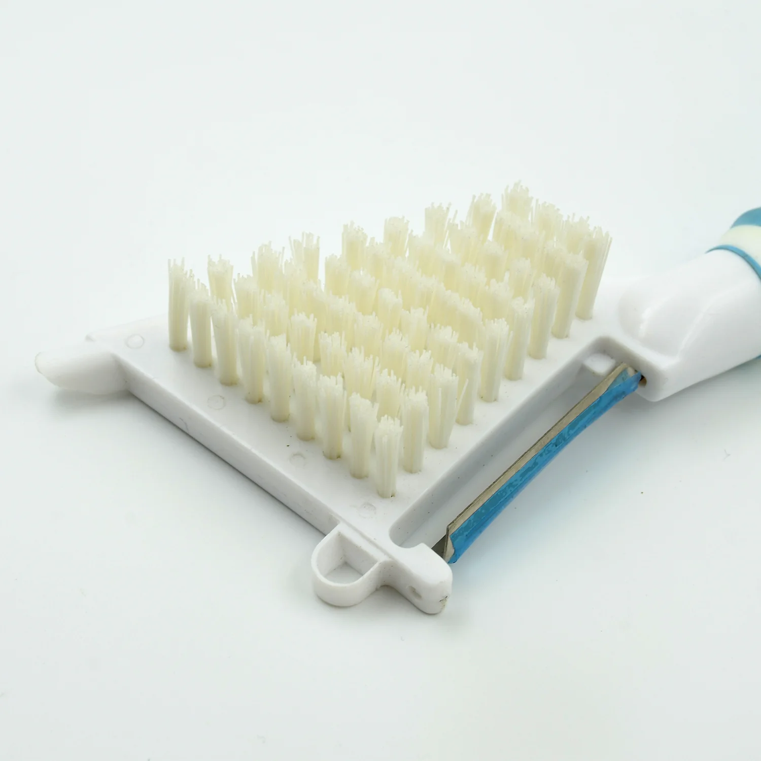 Multipurpose Peeler Brush – Stainless Steel Peeler with Cleaning Brush (1 Pc) - Image 3