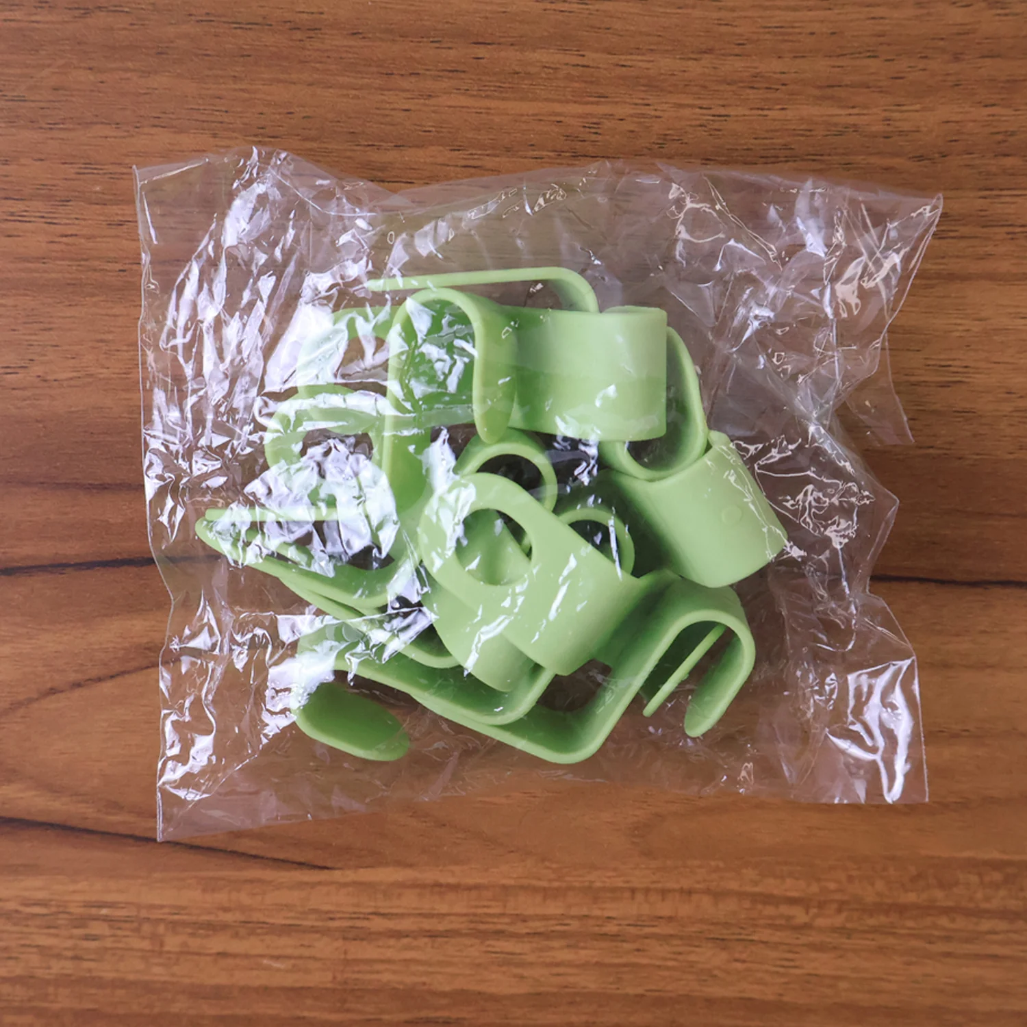 Multipurpose Plastic Hanger Hooks (10 Pc) - Image 8