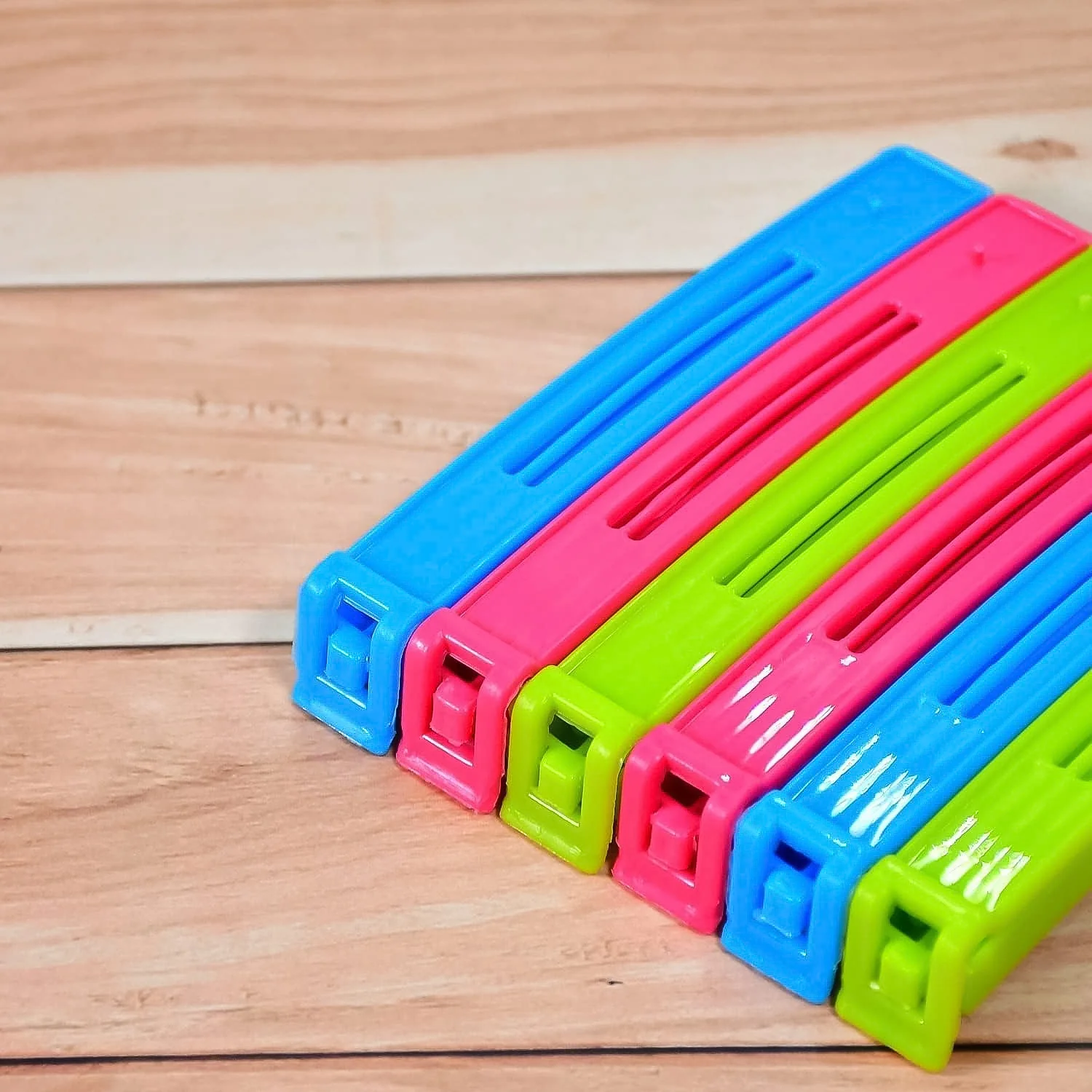 Multipurpose Plastic Pouch Sealer Clips (18 Pc) - Image 5