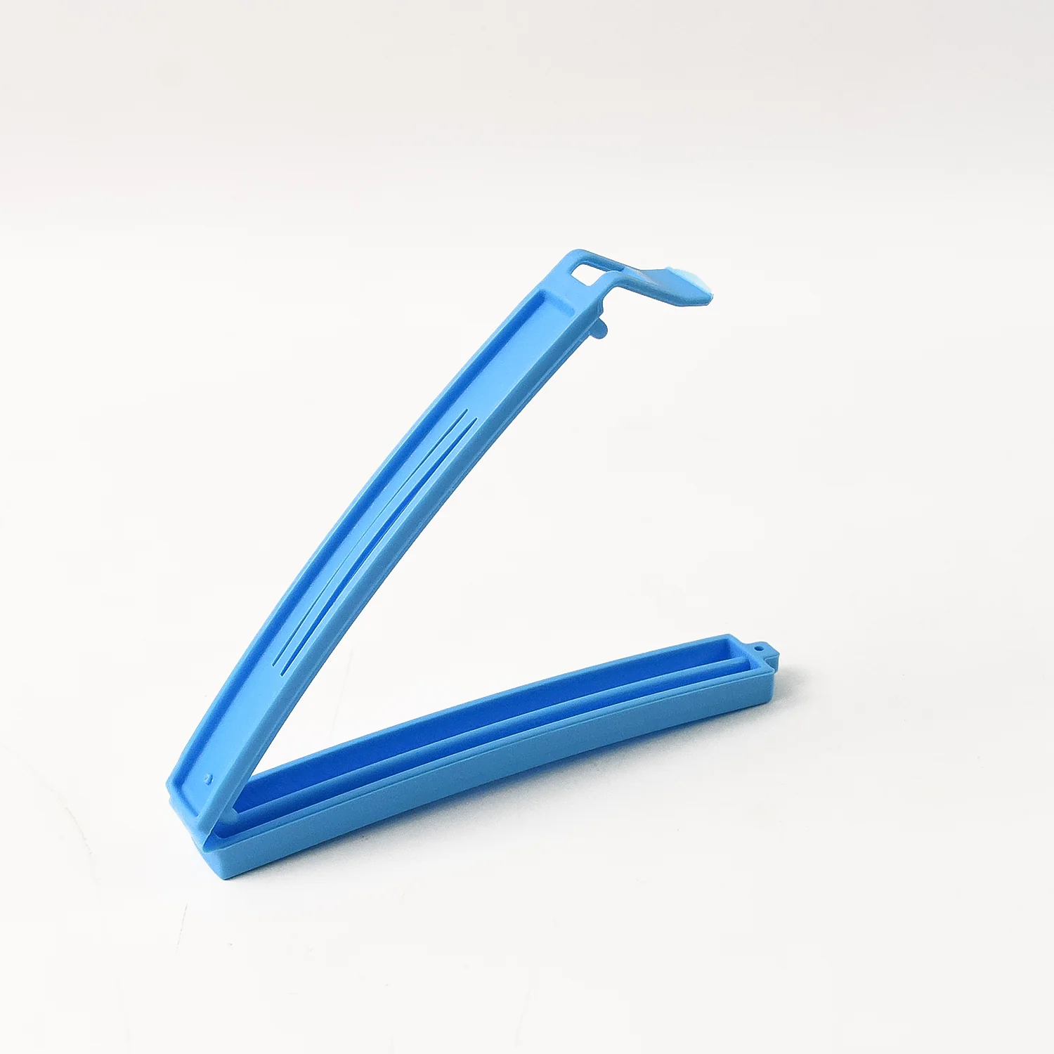 Multipurpose Plastic Pouch Sealer Clips (18 Pc) - Image 8