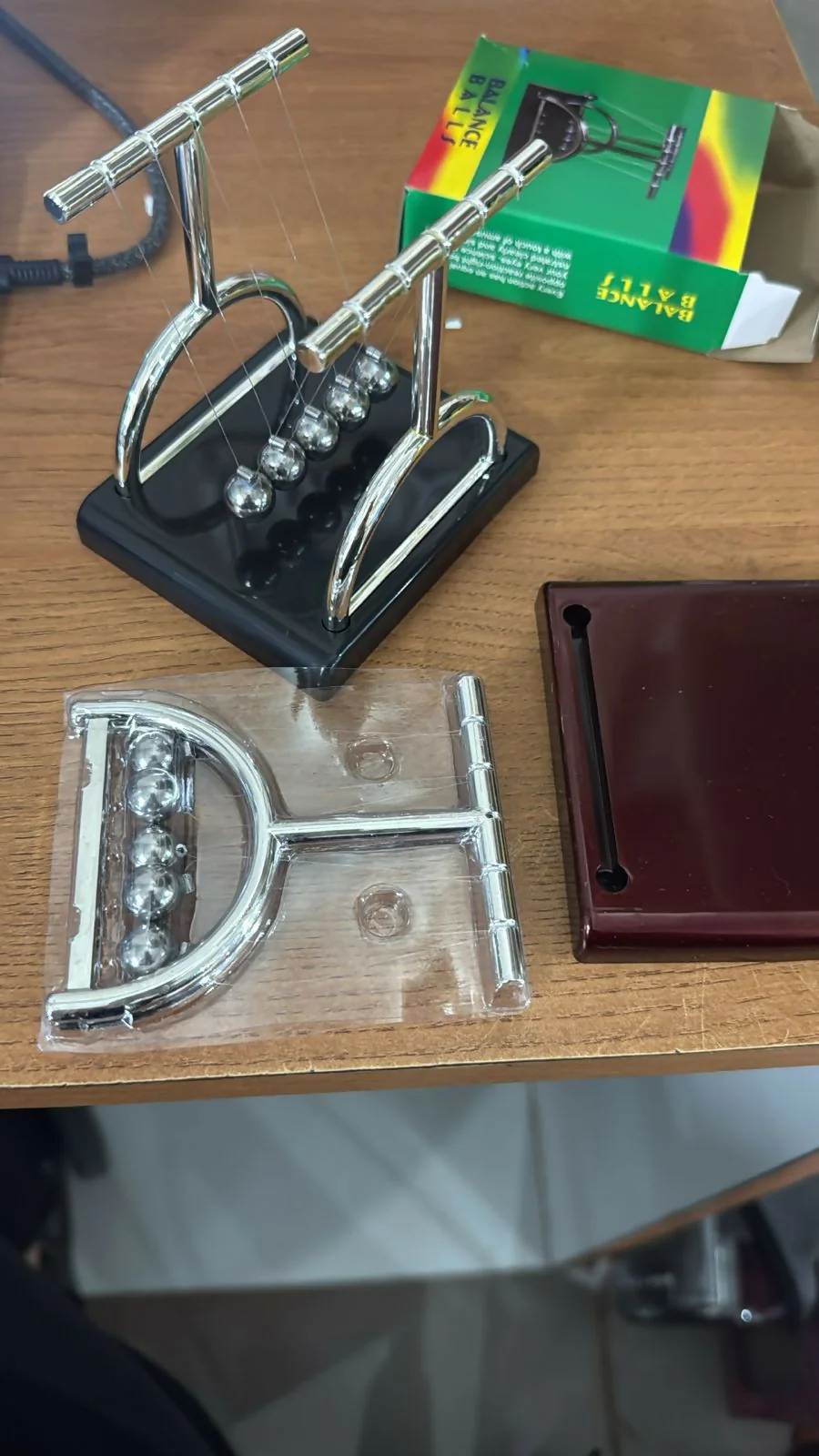 Newton Cradle Desk Toy with Metal Balls for Office Table Decoration - Image 6