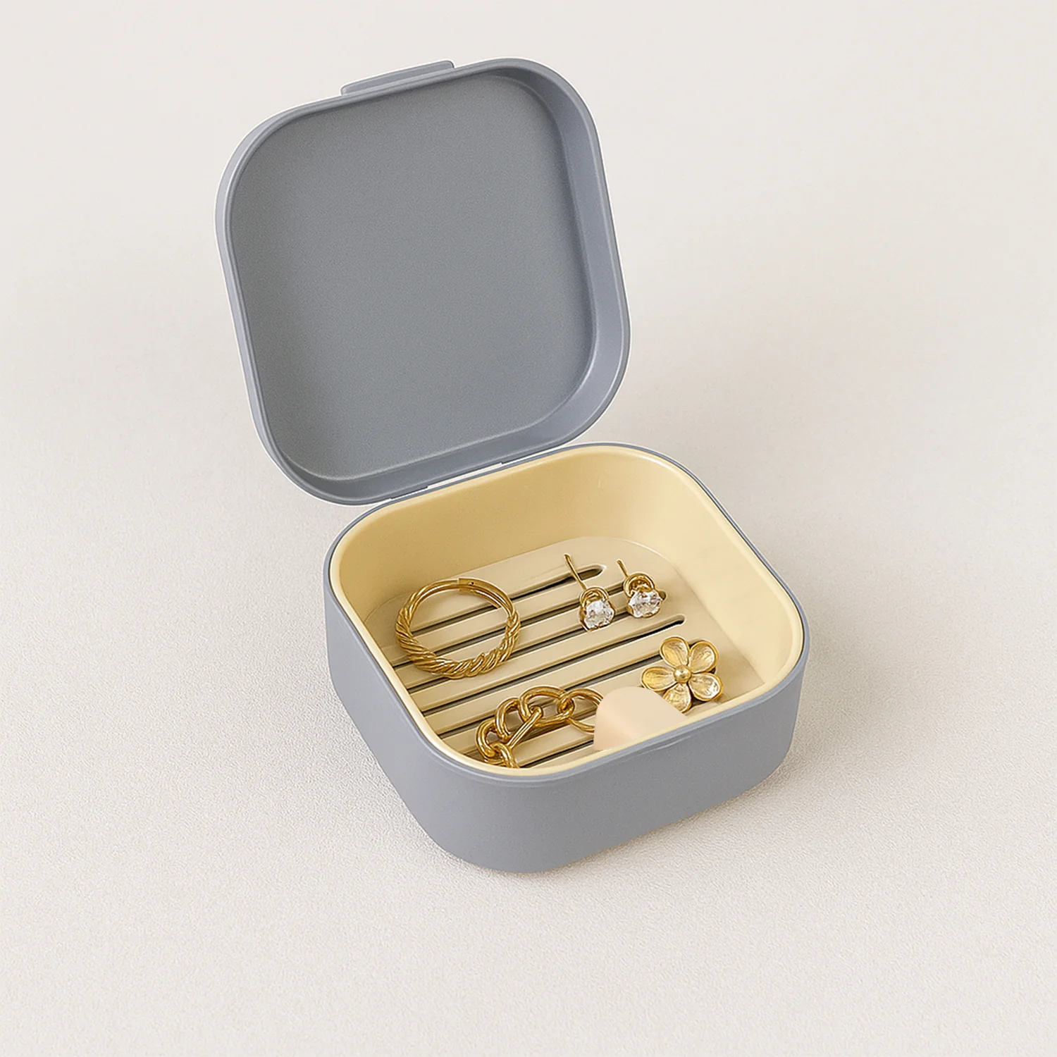 Oblivion Teeth Storage Box with Lid and Inner Tray, DENTURE CASE (1 Pc) - Image 4