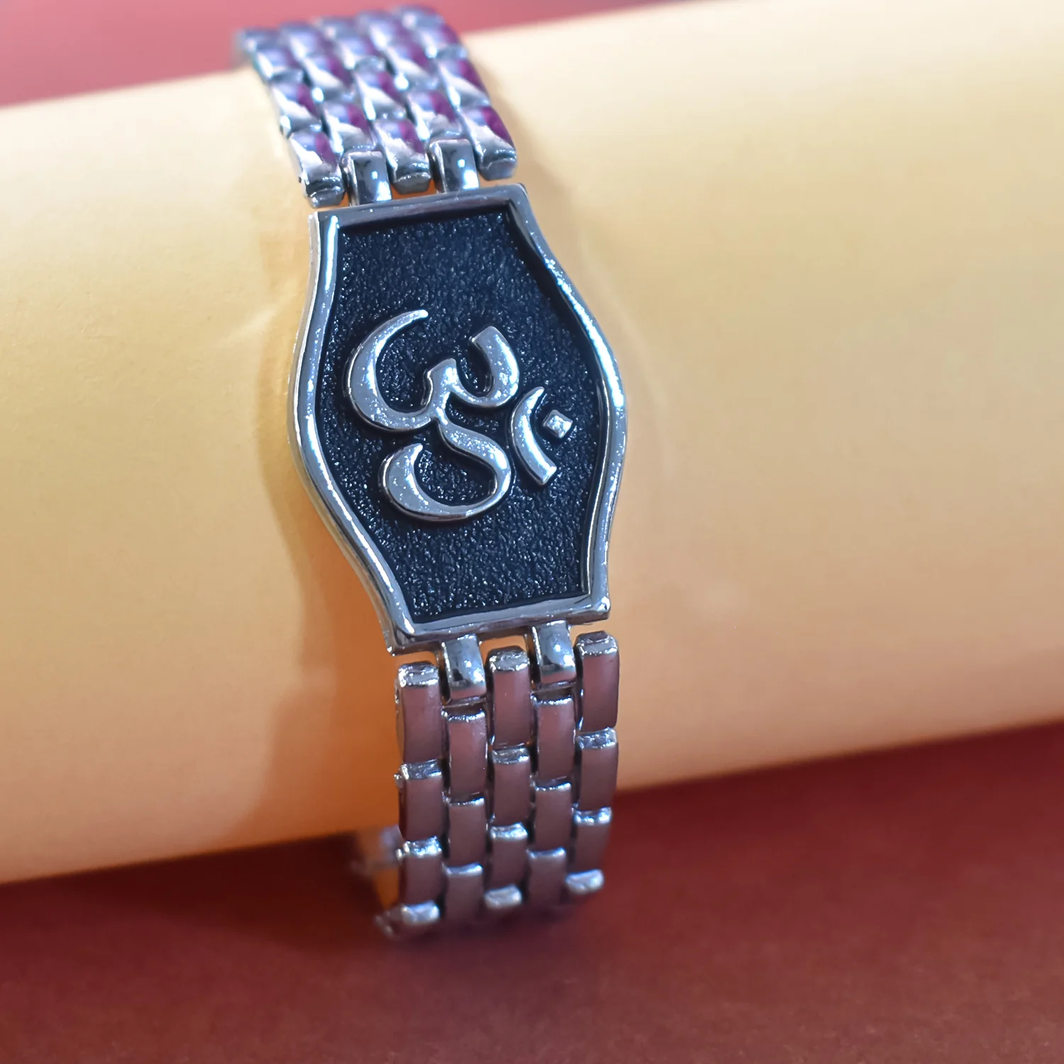 Om Symbol  Bracelet in Silver Tone - Image 4