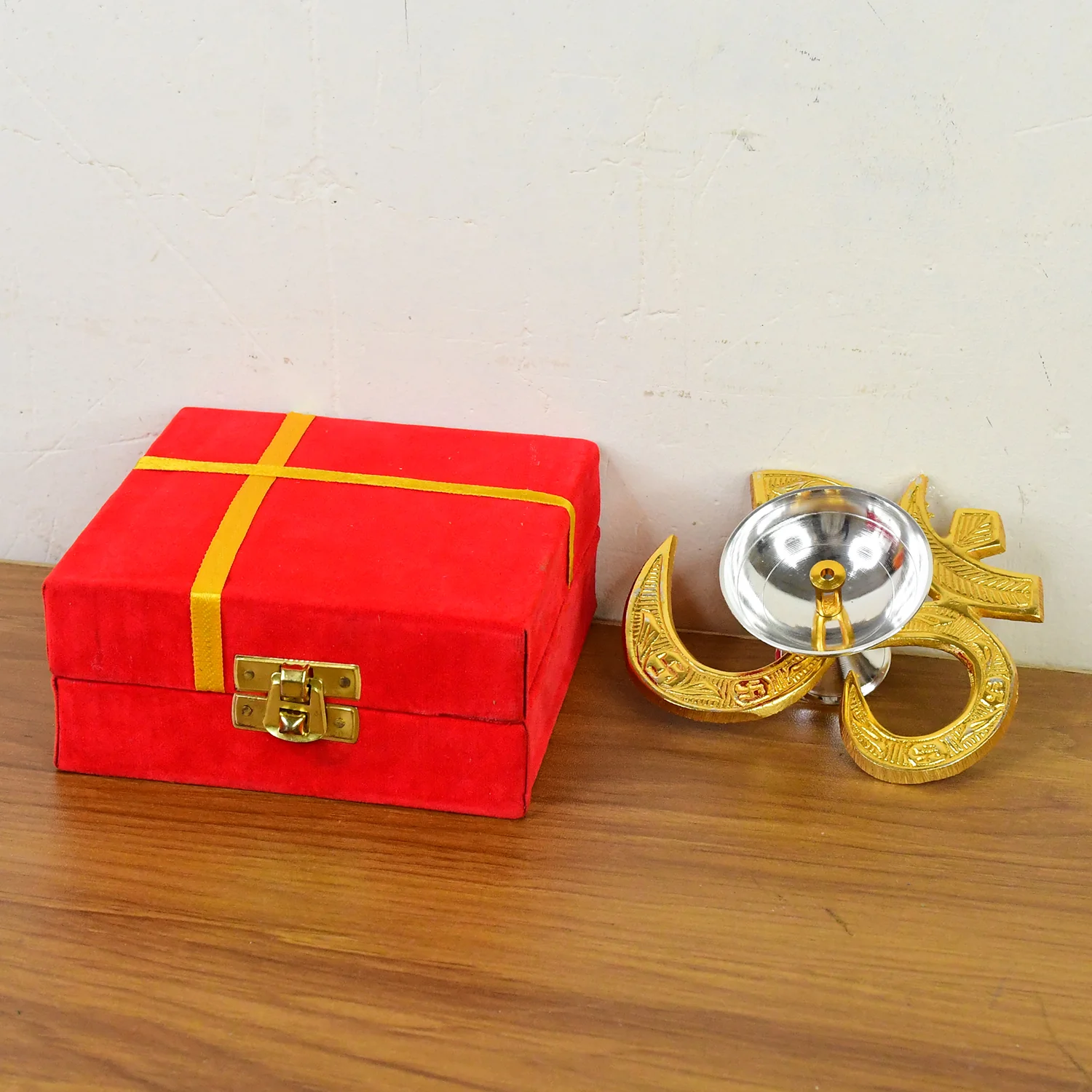 Om Symbol Brass Oil Diya (1 Pc) - Image 7