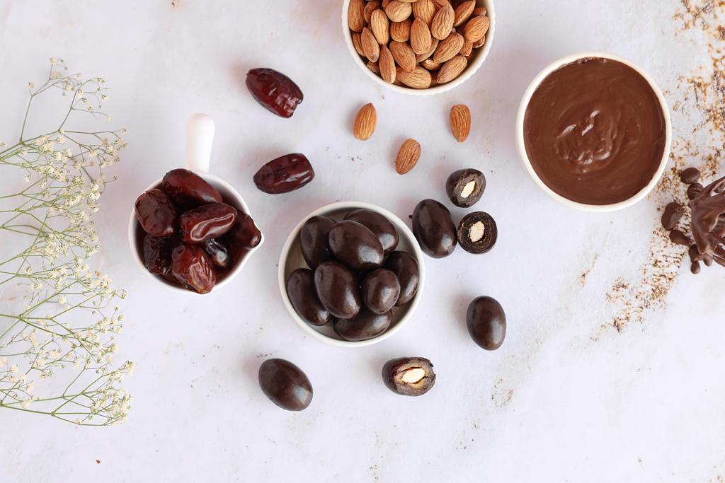 Oracle Nuts & Berry Premium Choco Almond Dates with Crunchy Almond Center - Image 3