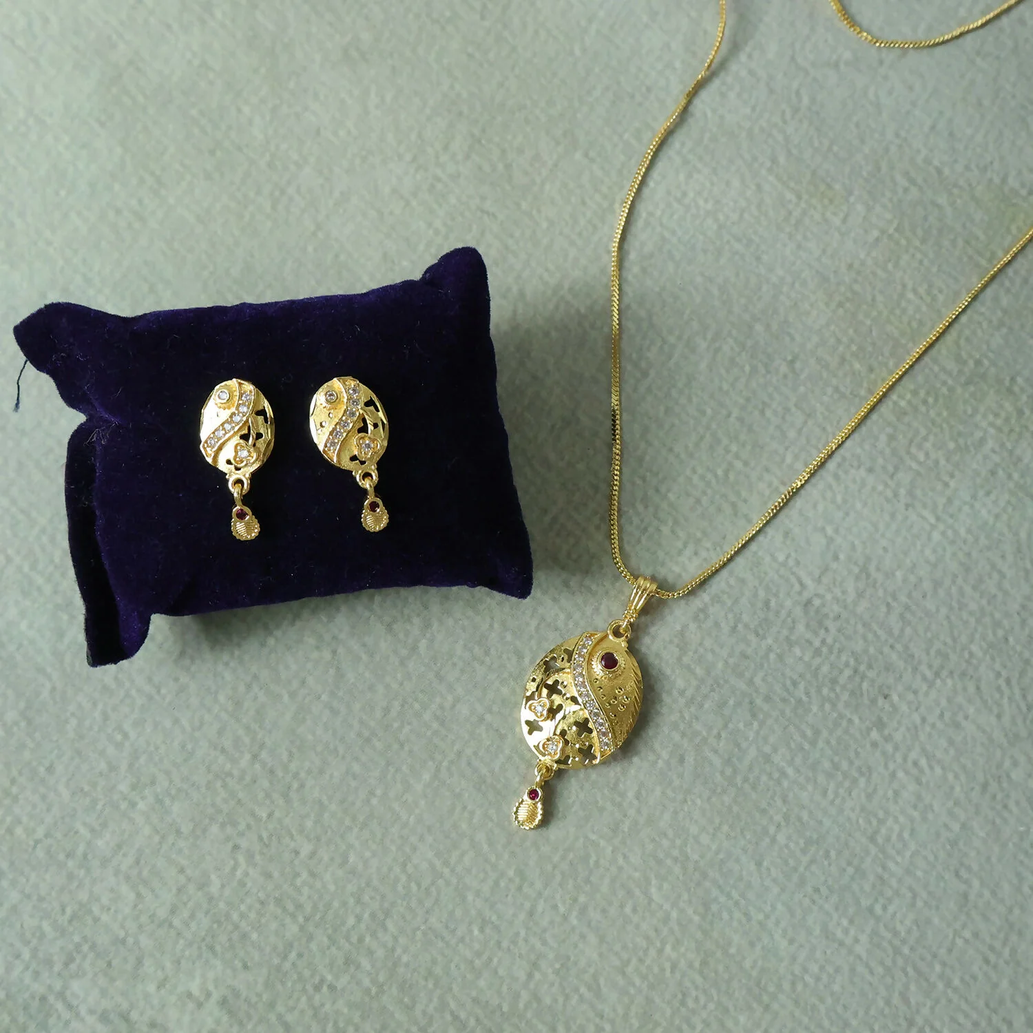 Oval Motif Gold Pendant and Earring Set Elegant Traditional Jewelry Set for Women - Image 3