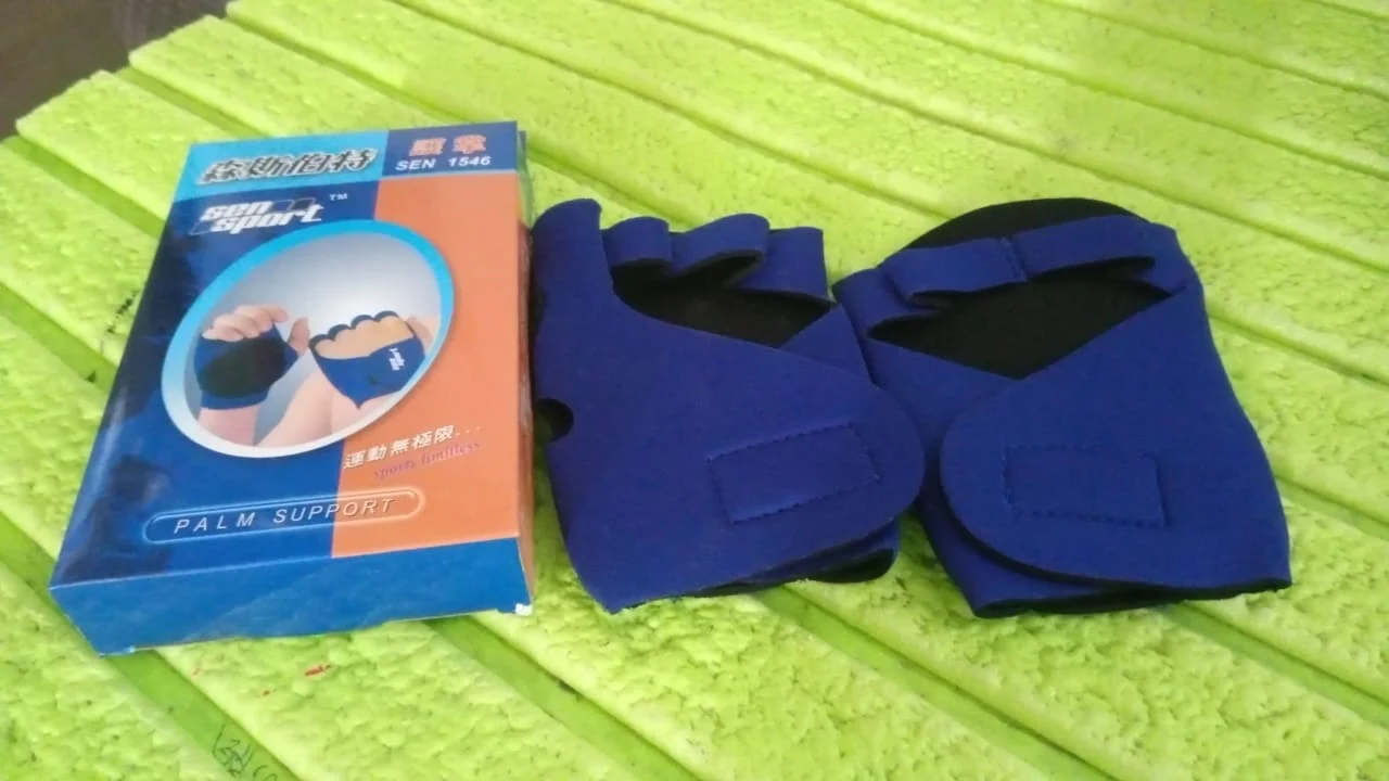 Palm Support Half-Finger Gym Training Gloves (1 Pair / With Color Box) - Image 7